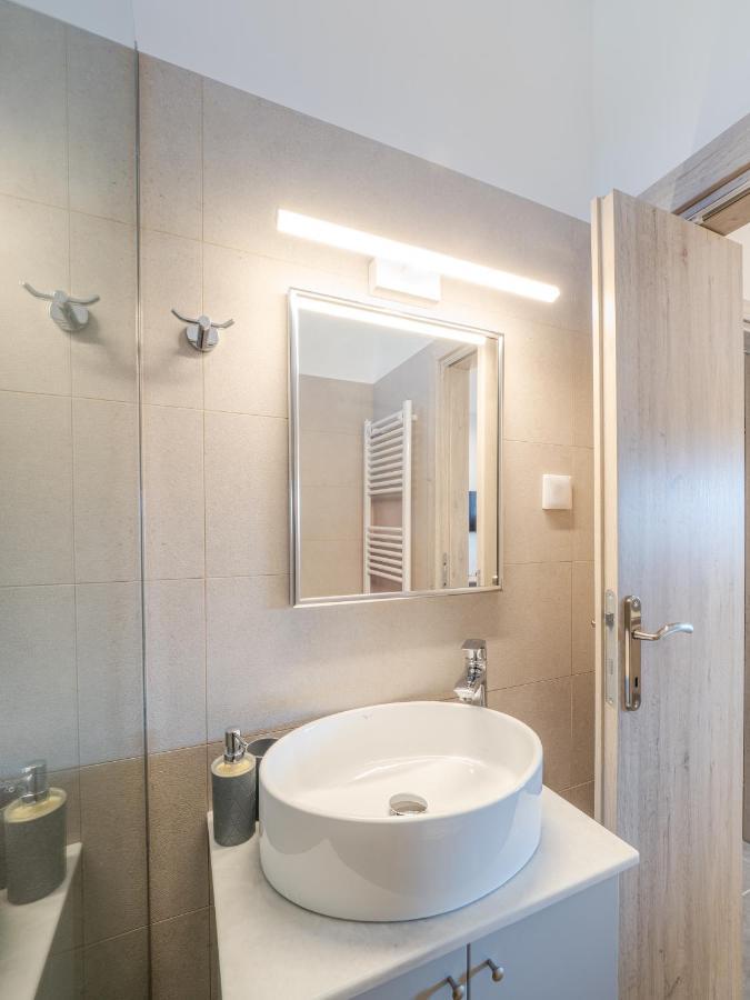 M&K - Maria'S Stylish Apartment Near Alykes Beach Corfu  Экстерьер фото