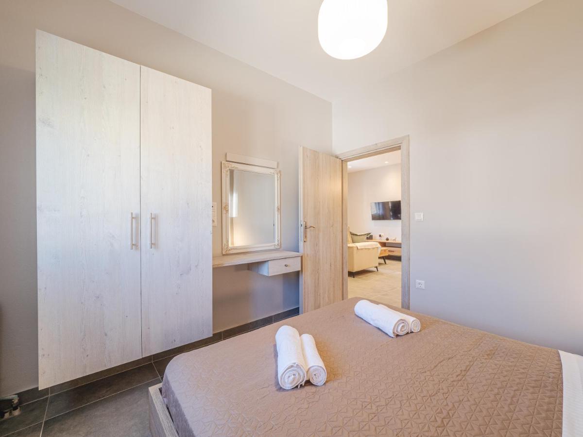 M&K - Maria'S Stylish Apartment Near Alykes Beach Corfu  Экстерьер фото