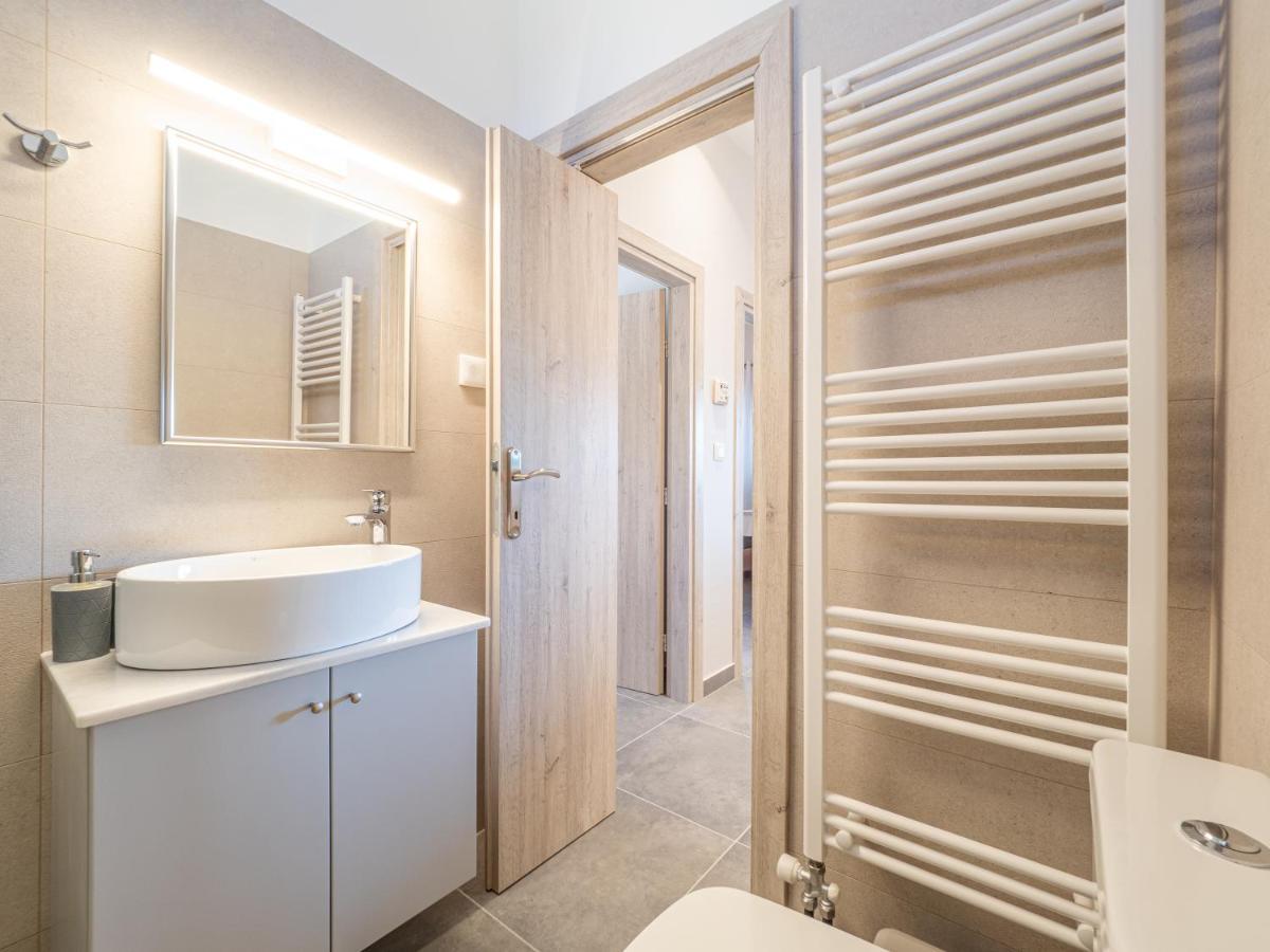 M&K - Maria'S Stylish Apartment Near Alykes Beach Corfu  Экстерьер фото