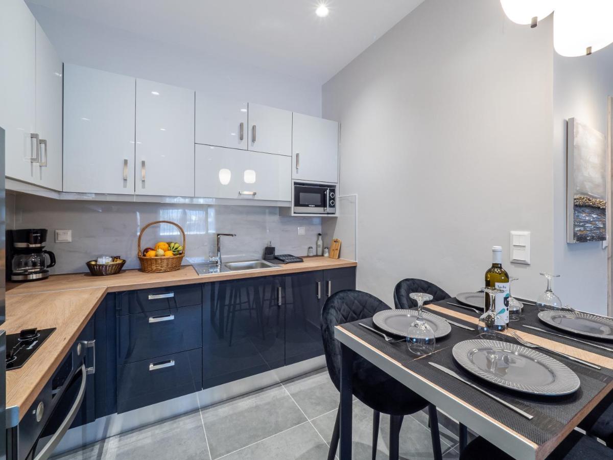 M&K - Maria'S Stylish Apartment Near Alykes Beach Corfu  Экстерьер фото